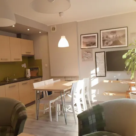 Szeregowe Nasza - 4 Minuty Od Plazy ポビエロボ